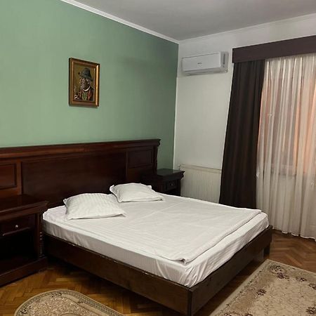 Hotel Pensiunea Diana Făgăraş Exteriér fotografie